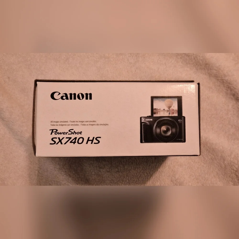 Canon PowerShot SX740 HS Digital Camera in SILVER | NWT